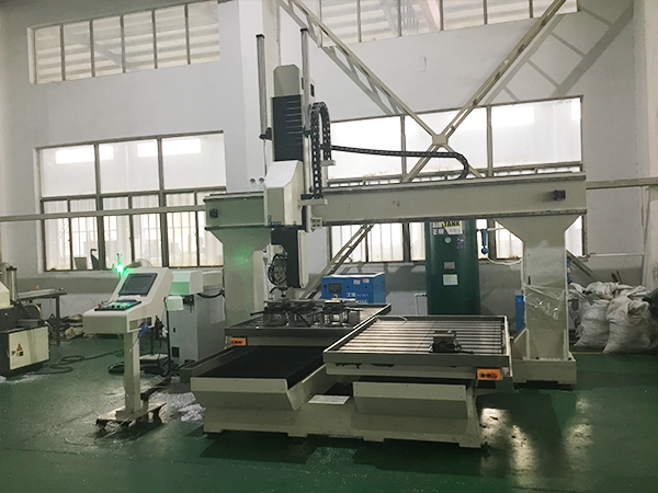 五軸數(shù)控加工中心在汽車模具加工領域的優(yōu)勢，您知道嗎？