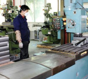 認真上班的同事！